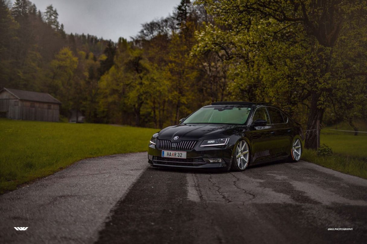 Skoda Superb ISR8