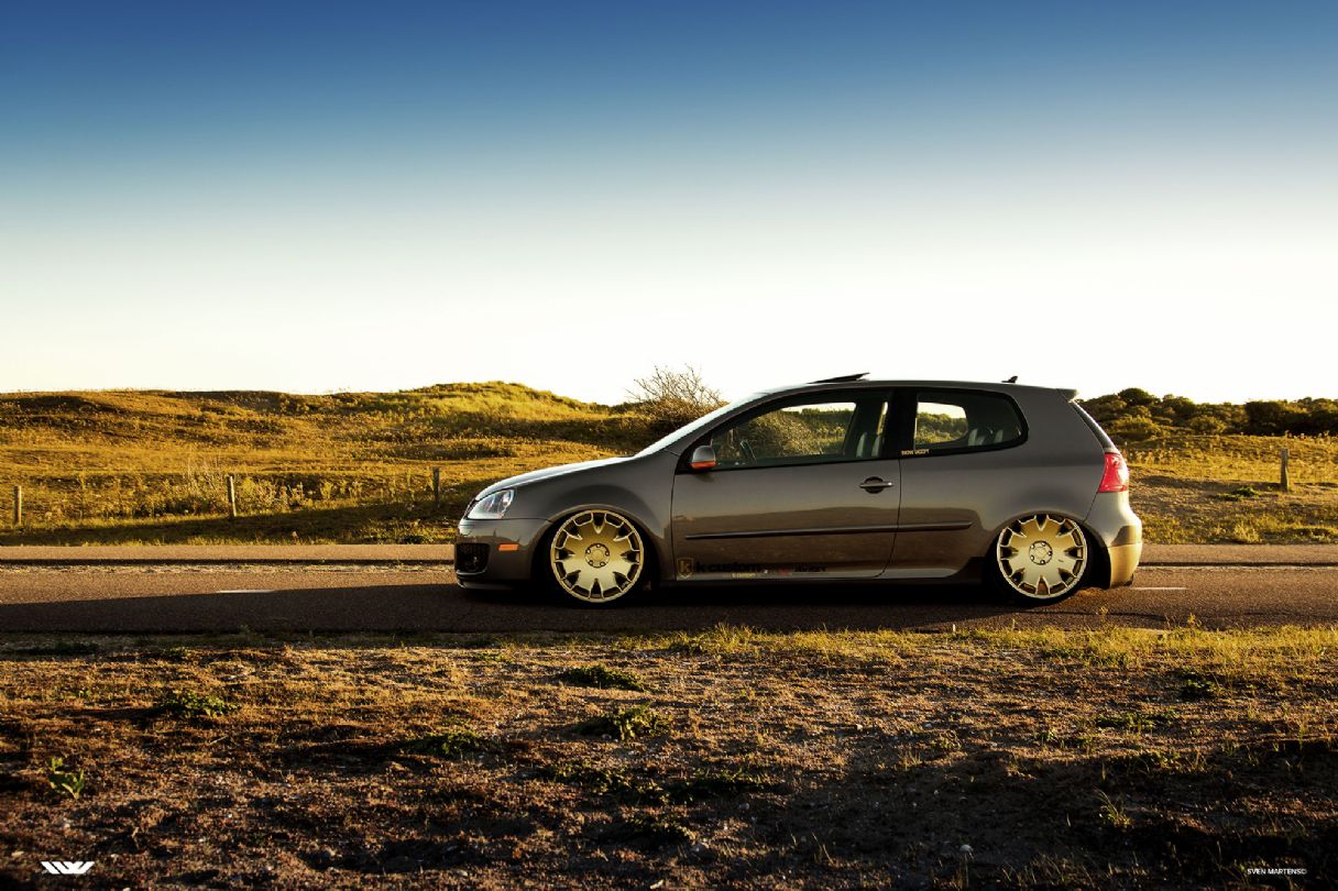 VW Golf GTI MK5 CSR2