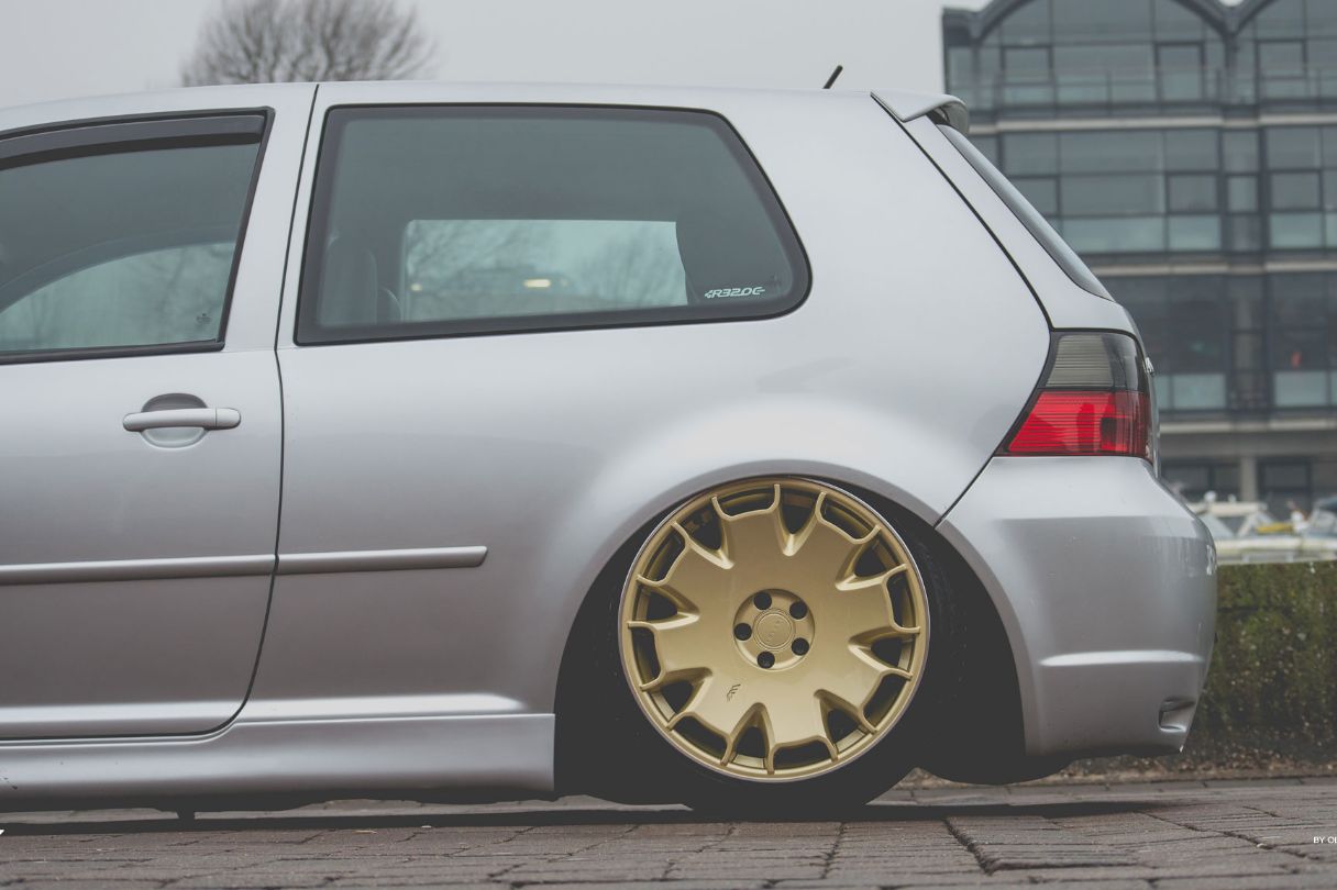 VW Golf R32 MK4 CSR2