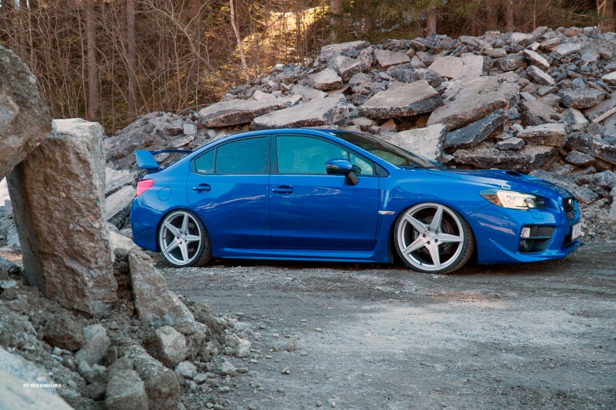 Subaru WRX STI FFR5