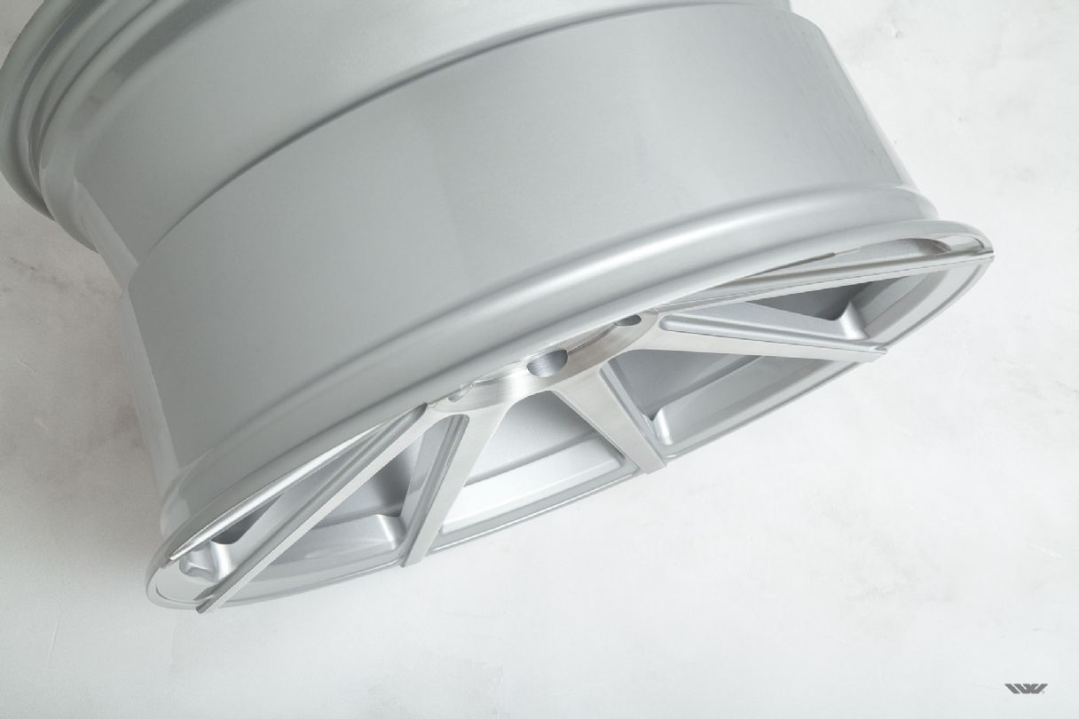 ISR8 Pure Silver Brushed