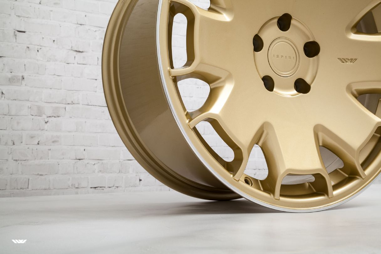 CSR2 Vintage Gold Polished Lip